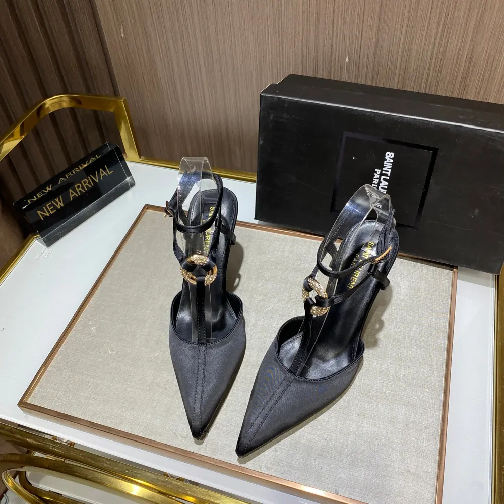 Yves Saint Laurent/New shoe style hit [fireworks]