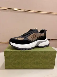 Burberry Italian imported cowhide with fabric. Full imported sheepskin lining