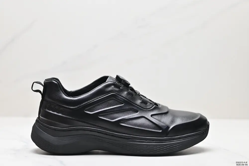 ECCO/ECCO sports running shoes/casual shoes The overall upper has clear and neat lines. It