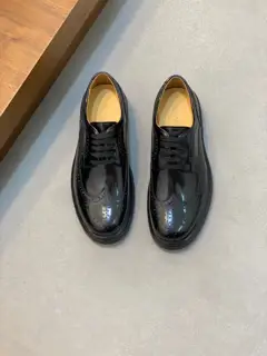 Salvatore Ferragamo Ferragamo height-enhancing leather shoes series are sold at the counter