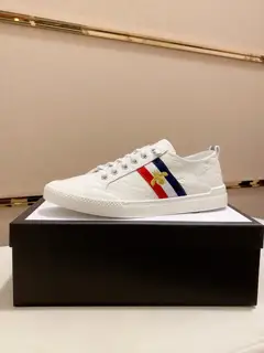 Gucci half-slip counters are on sale at the same time