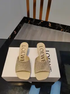 Women’s shoes