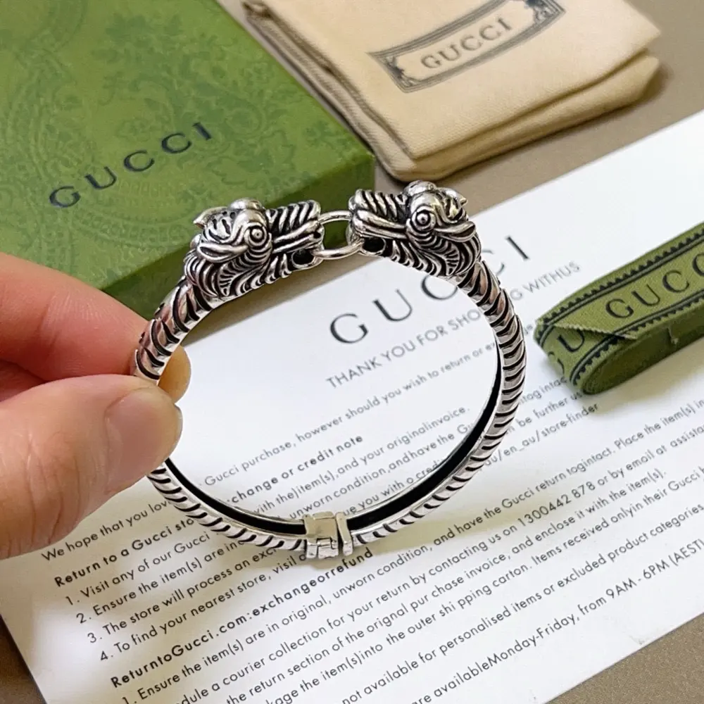 Gucci bracelets are unique and charming. The latest bracelets are of higher grade. The same