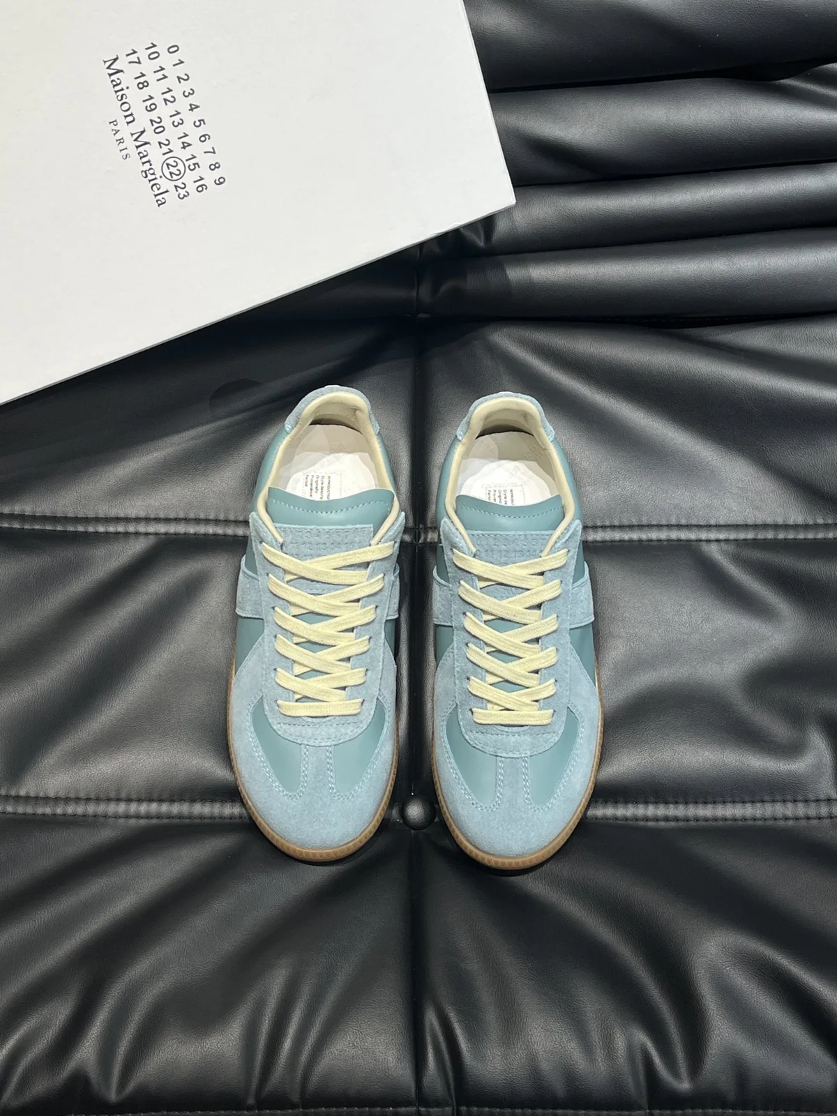 Maison Margiela MM6 Retro Derby Shoes This replica is a leather-stitched Derby shoe. The
