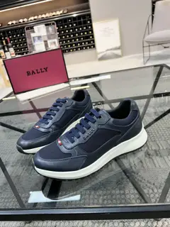 BALLY casual sports shoes series are coming to the counter at the same time