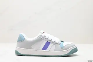 GUCCI uses high-quality calfskin upper material 570442