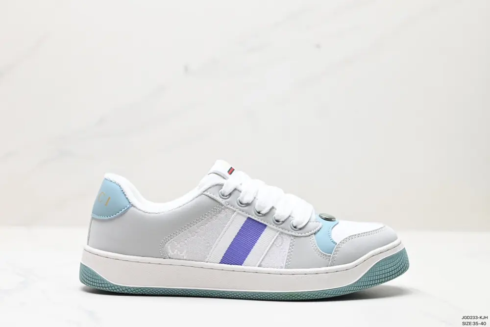 GUCCI uses high-quality calfskin upper material 570442