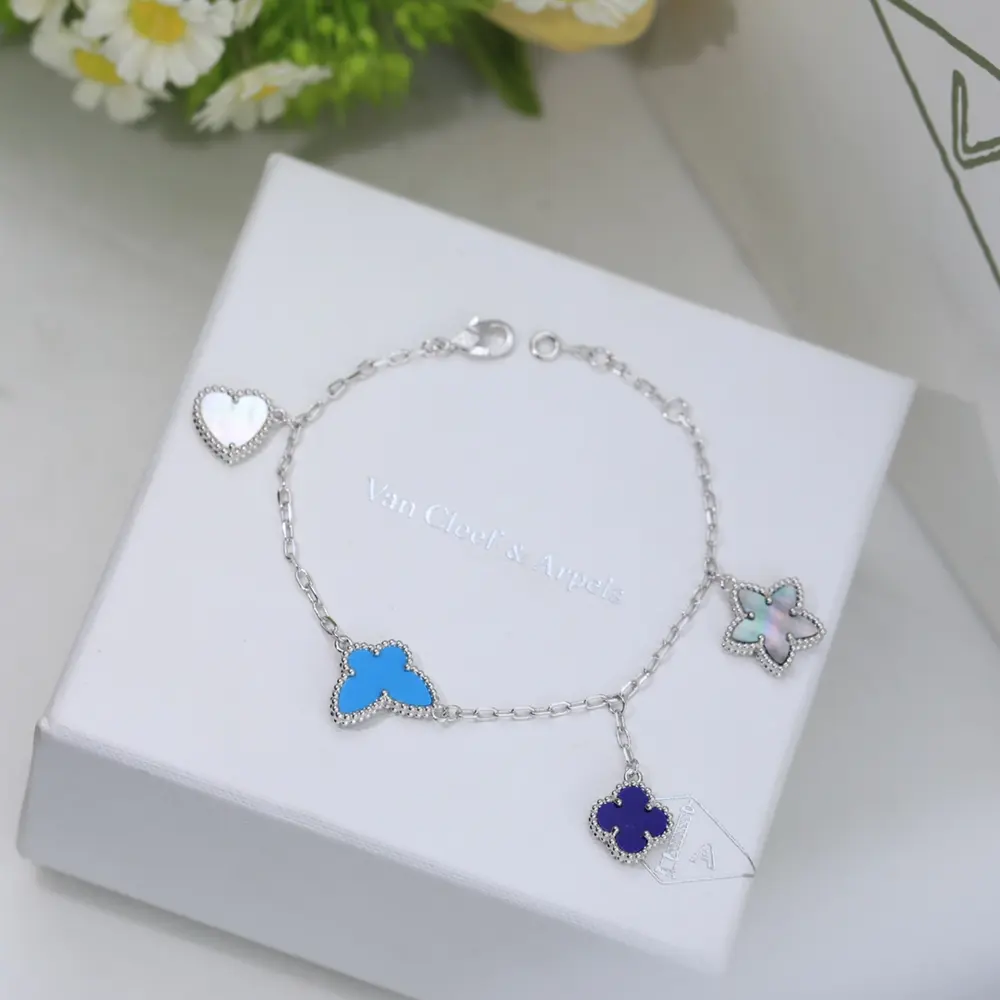 Van Cleef & Arpels Sweet series four-leaf clover bracelet