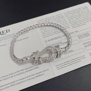 FRED full diamond horseshoe clasp bracelet