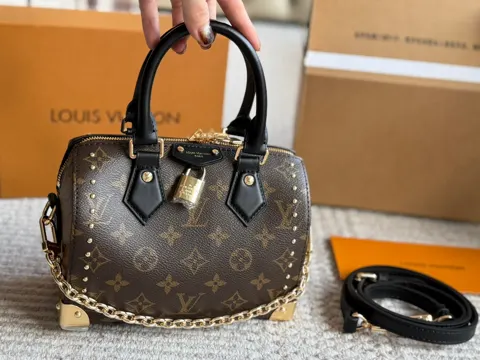 Louis Vuitton Speedy