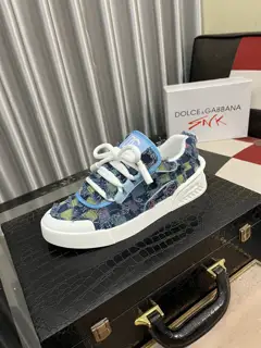 Dolce & Gabbana Dolce&Gabbana high-end men’s sports and casual shoes. Original goods from