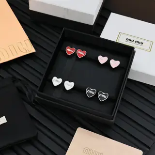 miumiu enamel heart letter earrings