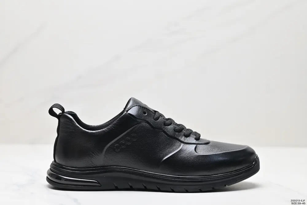 ECCO/ECCO sports running shoes/casual shoes The overall upper has clear and neat lines. It