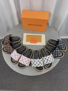Louis Vuitton Slippers