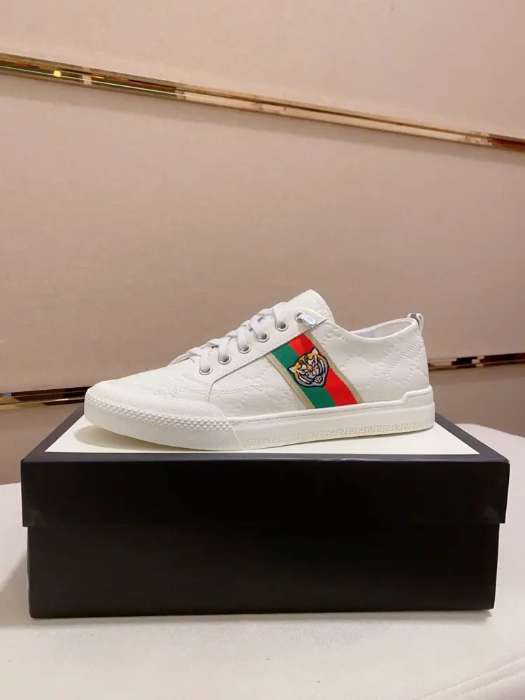 Gucci half-slip counters are on sale at the same time