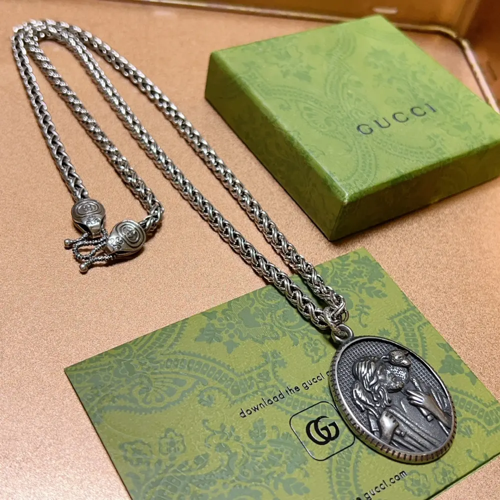 The latest Gucci necklace