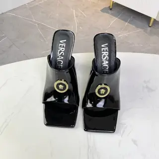 Versace new square-toed thick-heeled sandals