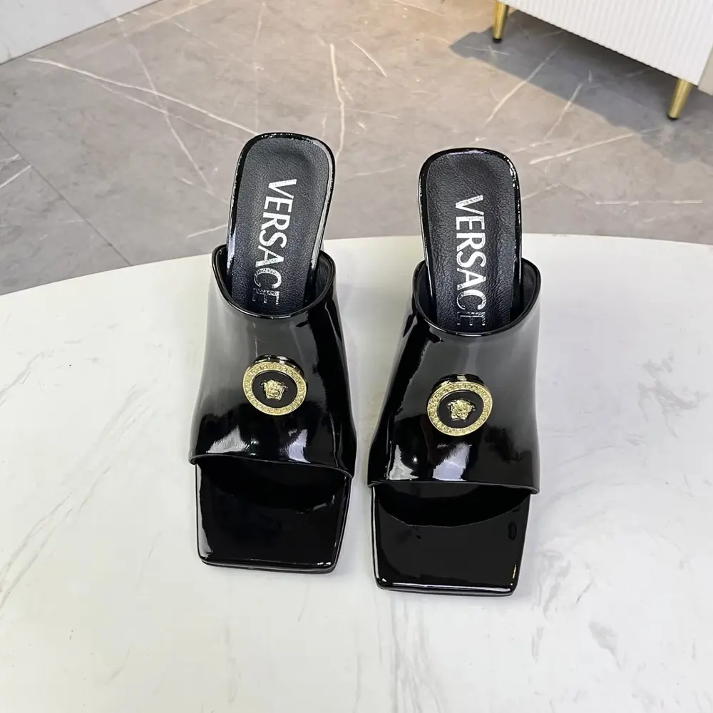 Versace new square-toed thick-heeled sandals