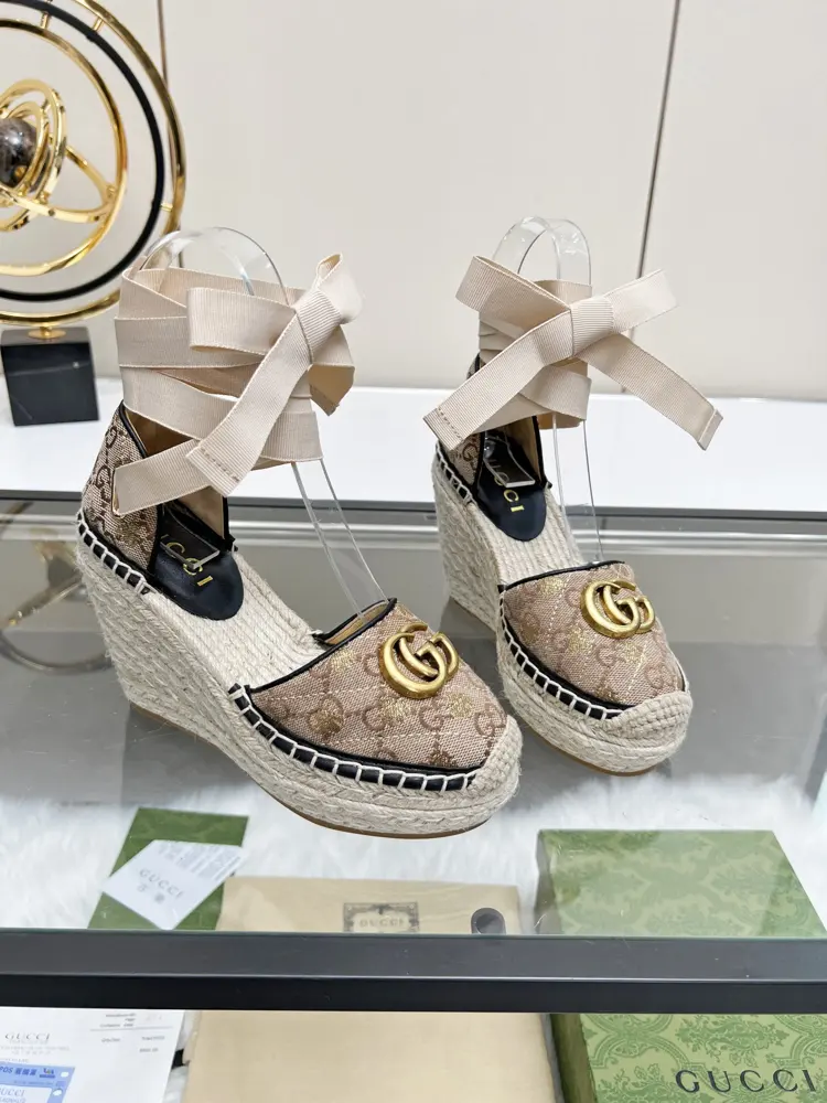 GUCCI wedge-heeled fisherman sandals