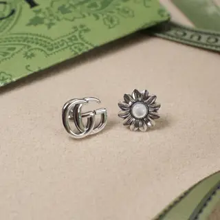 Gucci interlocking double G daisy AB version retro earrings