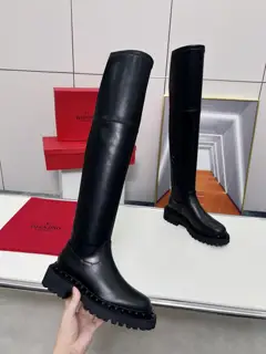 Valentino boots original mold rivets (non-oxidized) high-end custom import. Fabric: black