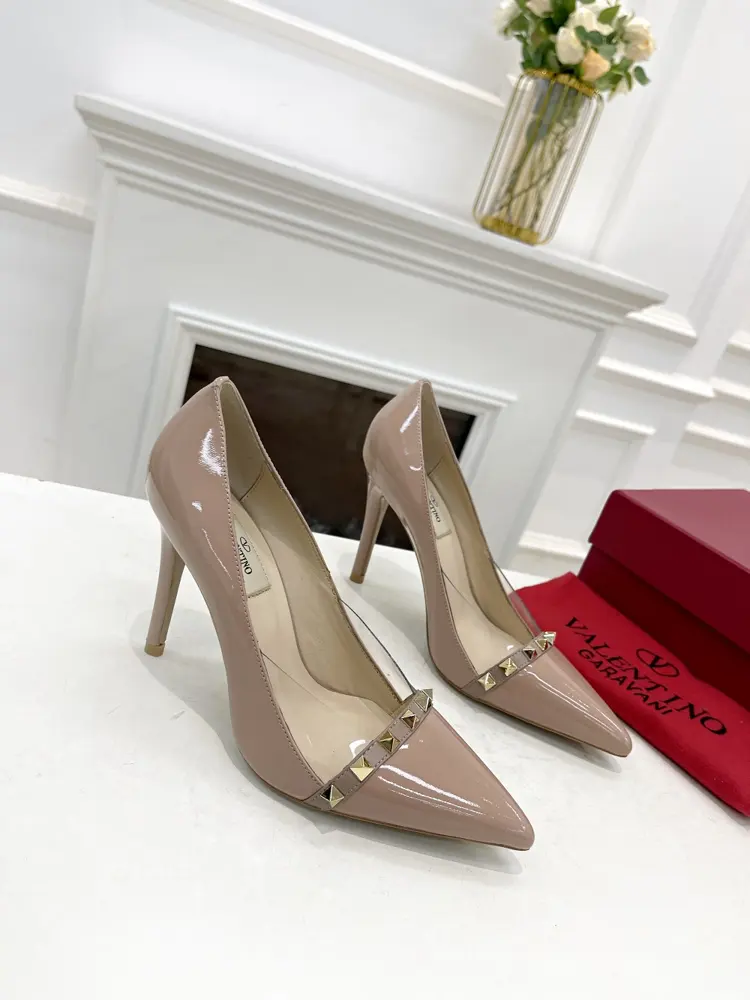 Valentino. Valentino one-to-one creation