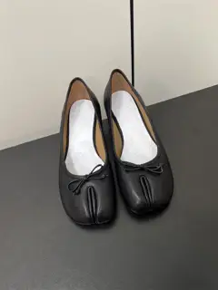 Maison Margiela mm6 retro bow split toe mid-heeled shoes
