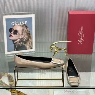 Roger Vivier classic Trompette series square buckle square toe flat shoes