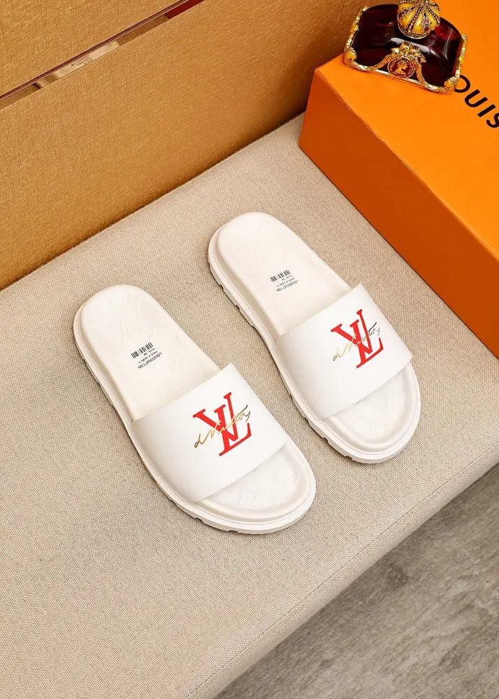 Louis Vuitton popular men’s slippers