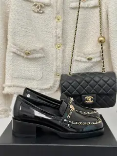 Chanel chain double C loafers