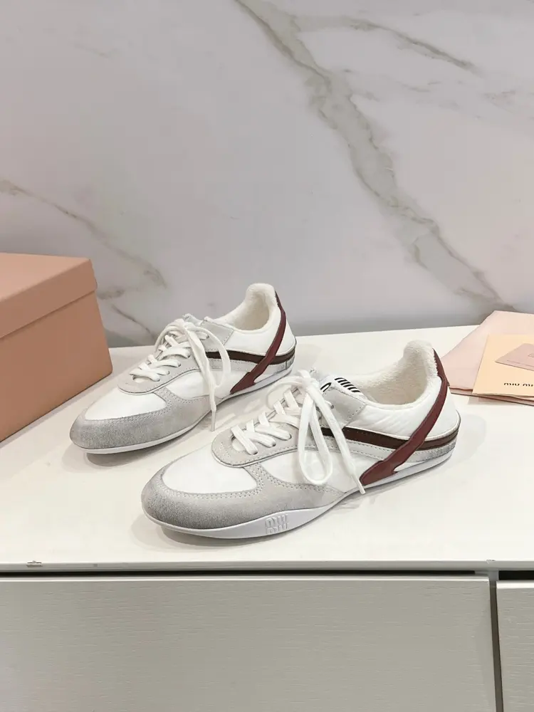 MIUMIU Dirty Shoes 2025 New Spring and Summer Catwalk MiuMiu show craftsmanship from the