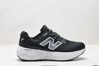 New Balance W880 series retro dad style casual sports jogging shoes The 880 series is New M880W015