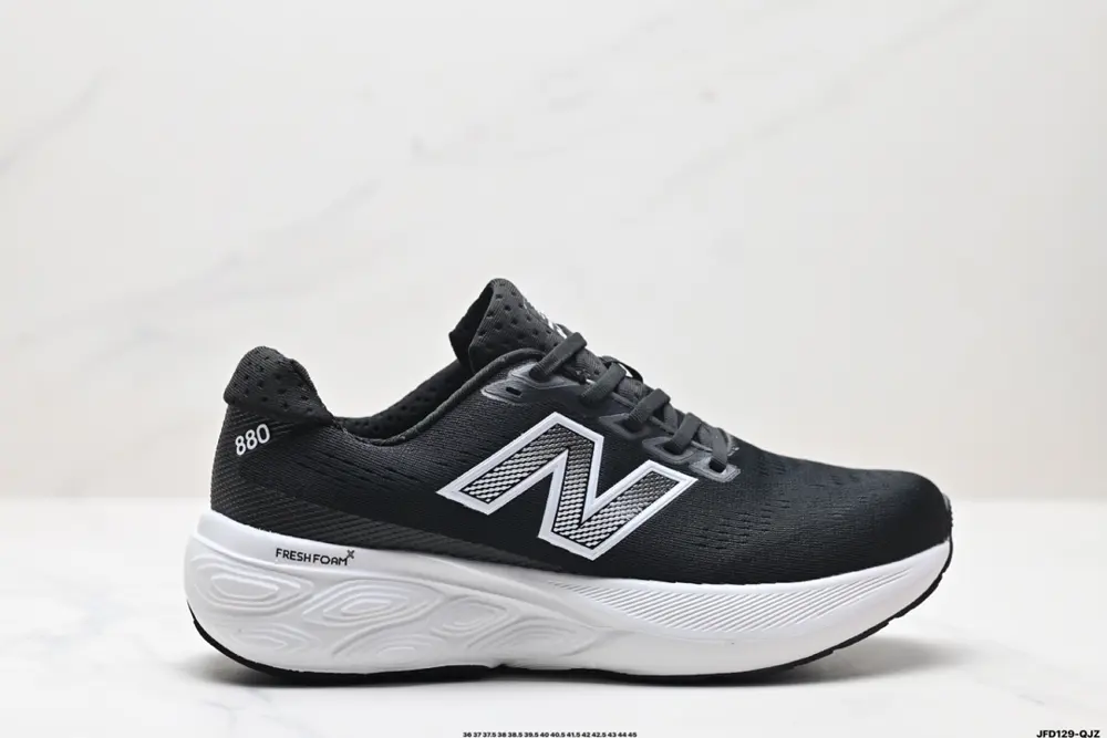 New Balance W880 series retro dad style casual sports jogging shoes The 880 series is New M880W015