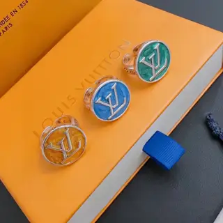 Louis Vuitton ring