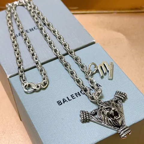 Balenciaga new necklace The same as the counter