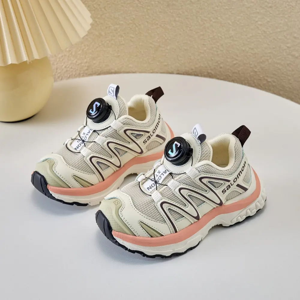 Salomon XT-Q series rotating button children’s shoes