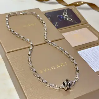 Bvlgari DIVAS’ DREAM series is in perfect condition and has invincible details. The unique