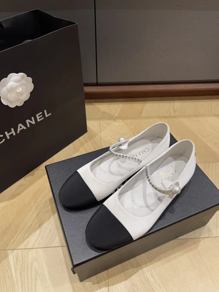 Chanel ballet flats // sheepskin or silk surface with diamond leather sole Shoes