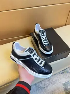Gucci sneakers. Counter purchase Casual Original leather imported from Italy