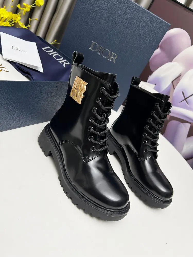 Women’s shoes Original Dior Martin boots. MISSDIOR hardware buckle. Simple luxury. Super