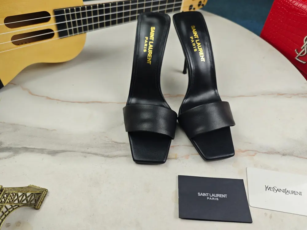 Yves Saint Laurent Heels