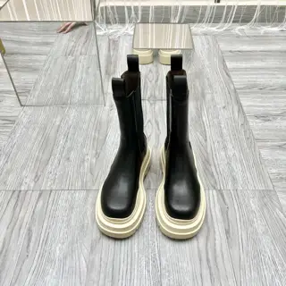BOTTEGA VENETA colorful wave tire sole. Mid-tube Chelsea boots
