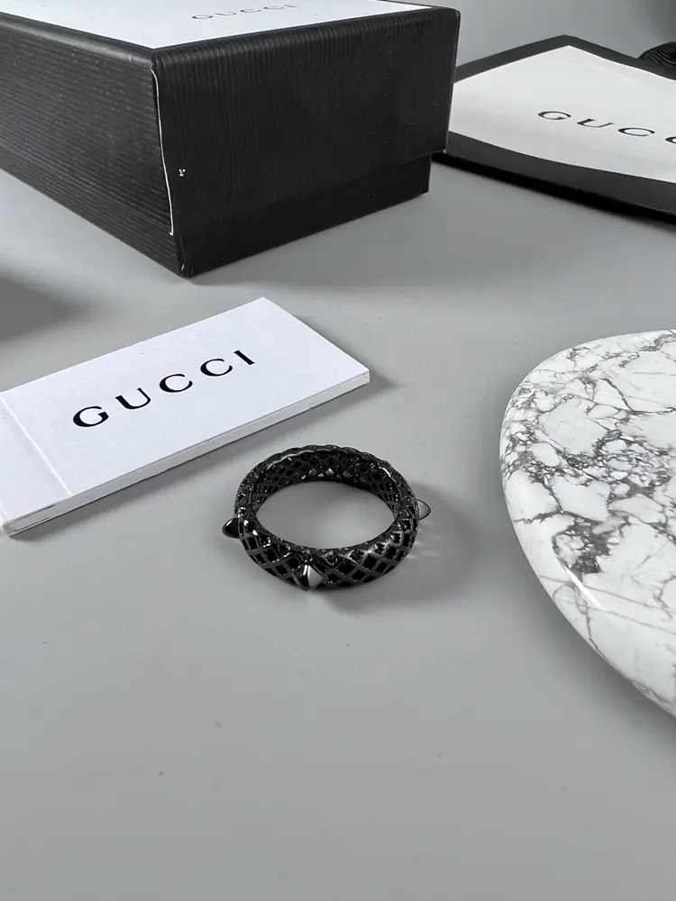 Gucci black ring