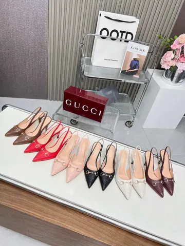 GUCCI hardware chain buckle Heels