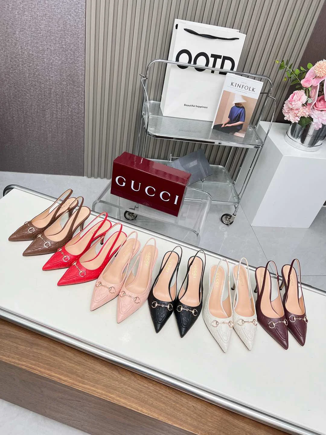 GUCCI hardware chain buckle Heels