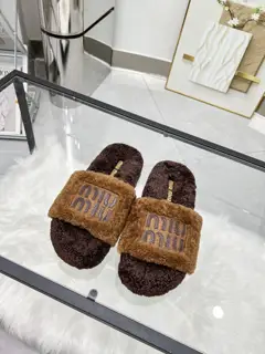Miu Miu Miu 2024 autumn and winter new embroidered wool slippers. Original 1:1 mold opening