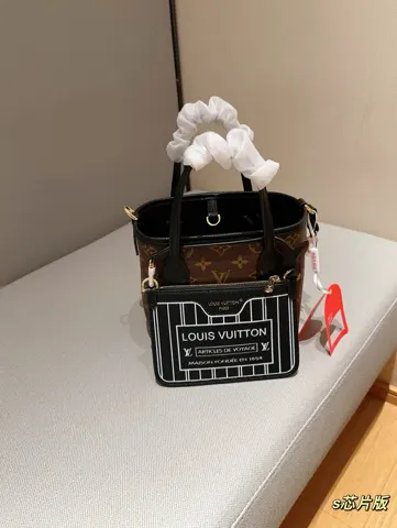 Louis Vuitton Neverfull