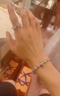 Louis Vuitton imported rhinestone zircon bracelet