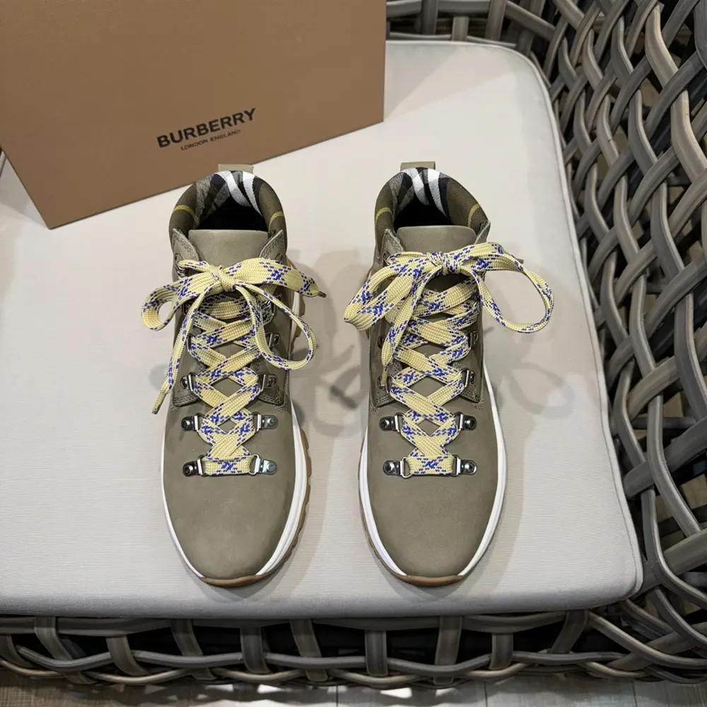 BURBERRY’s new Scoot hiking shoes | This hiking boot-inspired shoe features a pull tab and