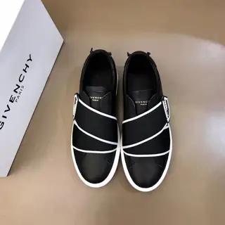Givenchy low-top men’s sneakers